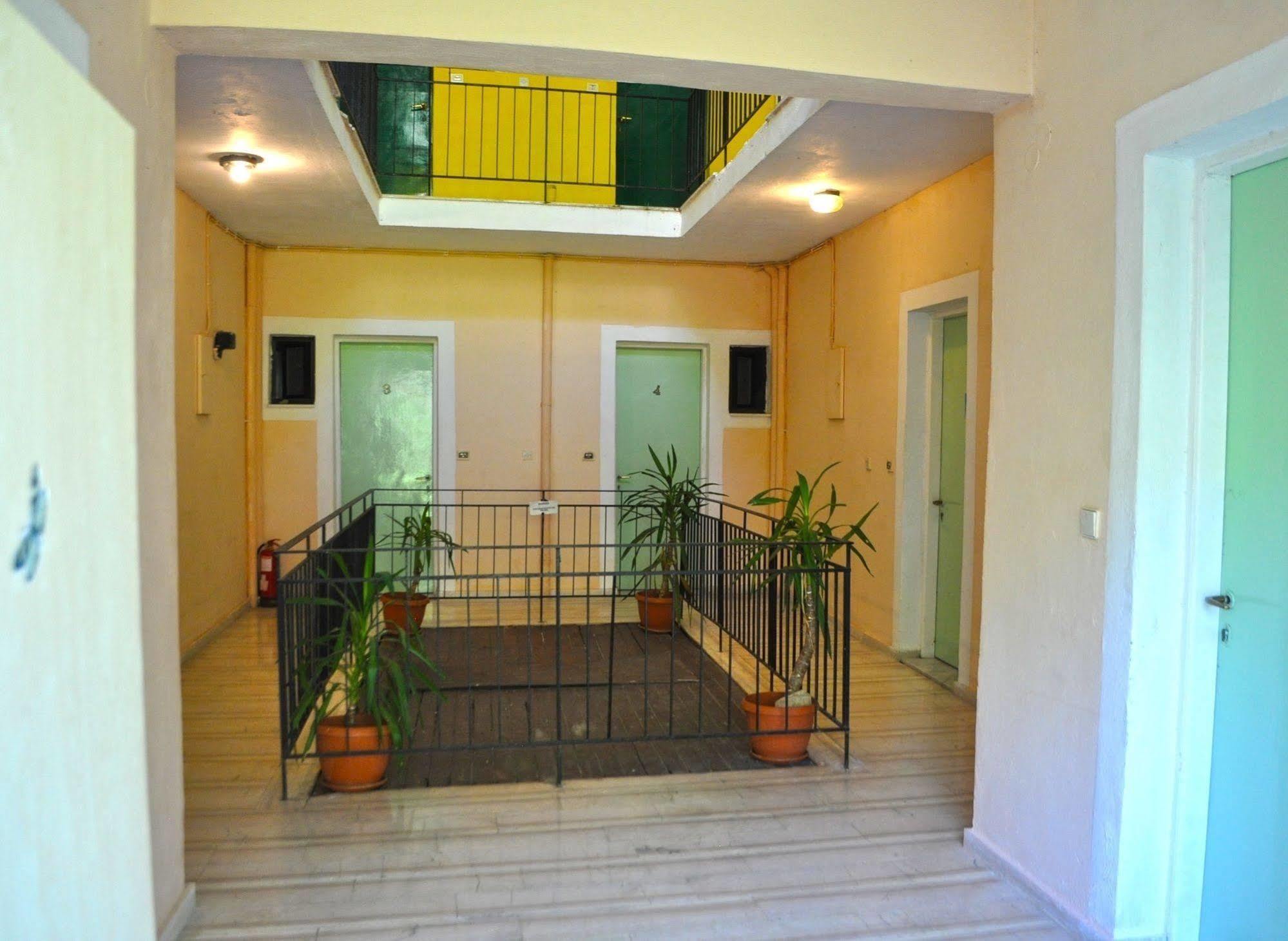 Comfy Studios Ipsos Exterior foto